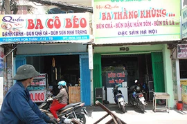 Chuyện cảm động ghi ở quán bún chả Hà 'Lội' - Ba thằng khùng