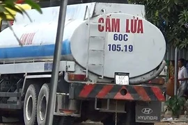Đình chỉ tài xế trộm xăng trên quốc lộ