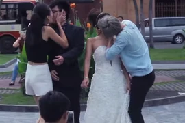 Ói ba ngày vì… Kiss Cam
