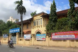 Mời thầu xây mới nhưng vẫn chờ nghe dư luận 