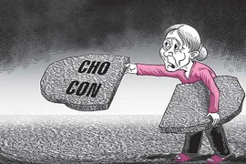 Chẳng đặng đừng mới phải kiện con ra tòa…