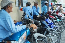 Bỏ thu phí xe máy là hợp lòng dân!
