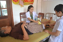 Khám bệnh tình nguyện trên đảo Lý Sơn
