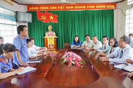 Người bị oan chấp nhận lời xin lỗi của VKS 
