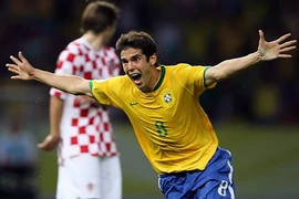Kaka tái xuất trong màu áo Brazil