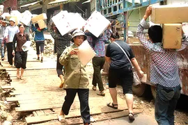 Miễn thuế cho cư dân biên giới, ai được lợi?