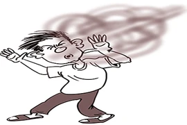 Xịt thuốc sâu cho… người