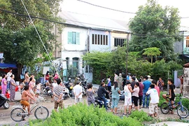 Hai ngày, phát hiện hai phụ nữ chết trong phòng khóa cửa