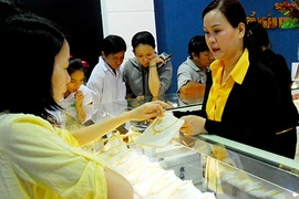 Mất cả trăm tỉ, sao vẫn lao vào vàng ảo?