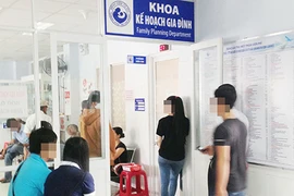 Sản phụ 14 tuổi, mổ bắt con hai lần