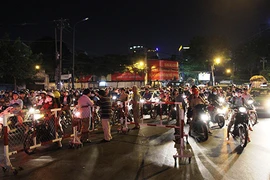 Va quẹt xe, người dạy nhạc bị đâm chết