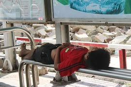 Con bỏ nhà đi bụi, cha mẹ phải làm sao?