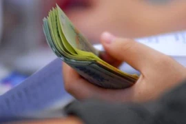 Đo độ nghèo không còn chỉ dựa vào thu nhập 
