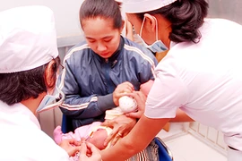 Hôm nay, xổ hết 16.000 liều vaccine dịch vụ 