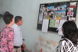 ‘Săn ảnh đen’ làm sạch khu phố