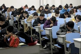 Hủy kết quả thi tuyển công chức trái quy định pháp luật