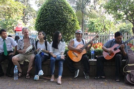 Ban nhạc Tây và ta ở công viên 23-9