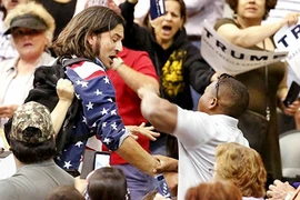 Donald Trump bị tẩy chay ở bang Arizona