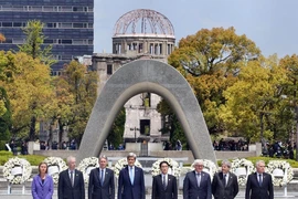 G7 phản đối quân sự hóa biển Đông