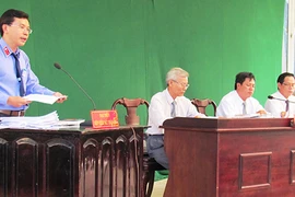 Cấm kiểm sát viên ngáp, dùng điện thoại... khi ngồi tòa