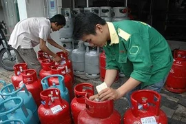 Giá gas lại tăng thêm 5.500 đồng/bình