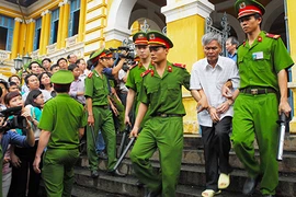 Nương tay với tham nhũng cũng phải bị xử lý