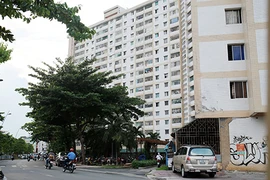 Sống sợ hãi trong chung cư cũ