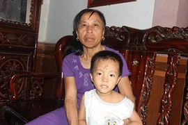 Con trai tìm mẹ sau 22 năm bị bán sang Trung Quốc 