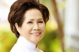 Ông hoàng bolero Trúc Phương được trao nốt Sol vàng