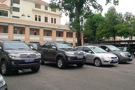 ‘Tôi xung phong nhận khoán xe công’