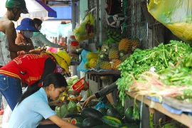 Đề xuất tăng lương tối thiểu vùng lên 400.000 đồng