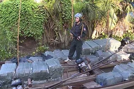 Bộ Công an đánh sập điểm tập kết thuốc lá lậu cực lớn