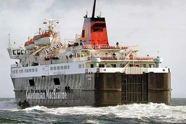 Châu Âu tăng cường an ninh tại sân bay và tàu phà