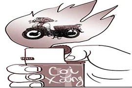 Bật quẹt soi xăng!