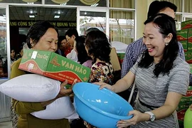 Cần đổi mới phương thức chăm lo cho người nghèo