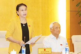 Cán bộ về hưu lập hội, xin nhà, xe, biên chế…