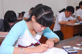 Bị điểm liệt 1 môn có trượt tốt nghiệp?