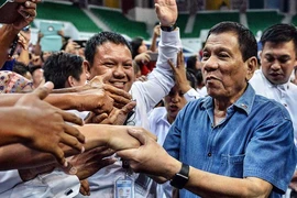Ông Duterte thay đổi quan điểm về biển Đông