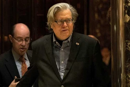 Cố vấn của ông Trump gây sóng gió