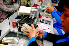 Đôla Mỹ bất ngờ tăng nóng