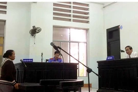 Bị hủy án, tòa... ngưng giải quyết
