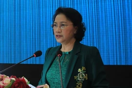 Chủ tịch Quốc hội tiếp xúc cử tri Quân khu 9