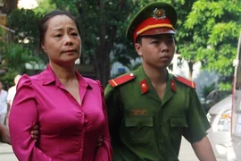 Hoa hậu quý bà bị tâm thần?