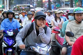 Nhà cao tầng là ‘tội đồ’ gây kẹt xe 