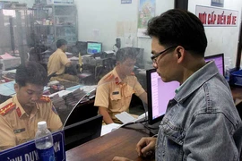 Đổ xô sang tên xe máy ‘chính chủ’