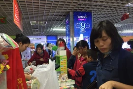 Chợ vắng, TTTM nô nức khách mua sắm