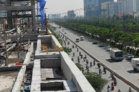 Tăng kết nối metro - xe buýt để tiện đi lại