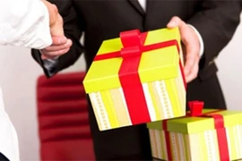 Năm 2016, chưa có cán bộ nộp lại quà tặng
