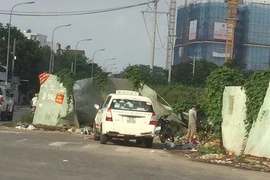 Treo thưởng cho người phát hiện xả rác, tiểu bậy