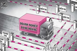 Ngày đi kinh doanh, tối đi 'quan hệ'
